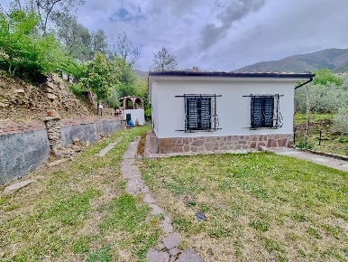 Foto Casa indipendente a Calci di 90 m² con 4 locali in vendita