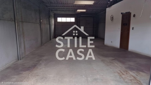Foto Capannone industriale a Altopascio Altopascio Centro di 471 m²