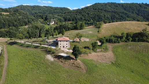 Foto Rustico in via Canobbi 8, Castel d'Aiano di 230 m² con 9 locali
