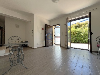 Foto Villa bifamiliare in Viale Nausicaa 111, Borgia Roccelletta di 225 m²