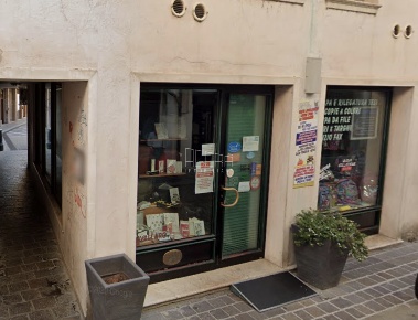 Foto Locale commerciale in Via Nino Bedendo 14, Rovigo Centro Storico