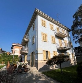 Foto Appartamento in Via Carlo Noè 34, Valenza Centro di 65 m² con 4 locali