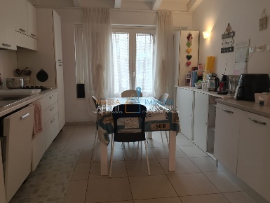 Foto Appartamento in Via Adelina Zini 72, Massa Marina di Massa Centro