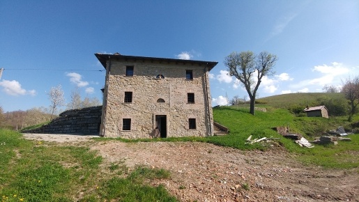 Foto Rustico in Via Mattioli 661, Zocca di 230 m² con 9 locali in vendita