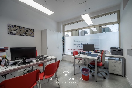 Foto Ufficio in Via Ettore Perrone snc, Novara Centro Storico di 16 m²