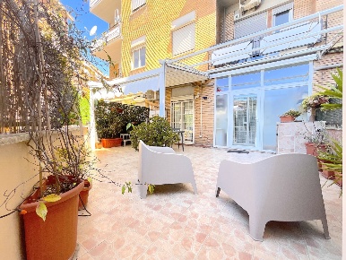 Foto Appartamento in Via Quinto Novio, Roma Quadraro di 40 m² con 2 locali
