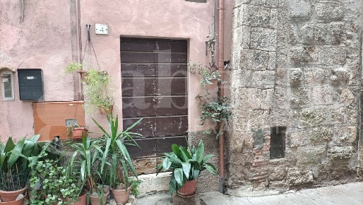 Foto Magazzino in Via Borghetto 4, Orte Centro di 24 m² con 1 locali