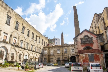 Foto Appartamento in Enrico De Nicola, Napoli Tribunali di 90 m² in vendita