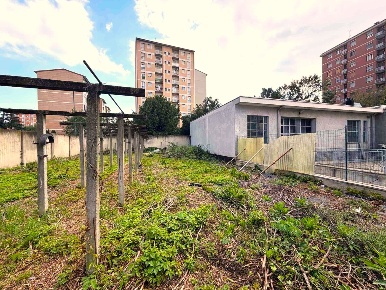 Foto Terreno residenziale in Via PALMIRO TOGLIATTI 5, Torino di 325 m²