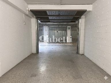 Foto Box in Via Baccio da Montelupo 1, Scandicci Casellina di 18 m²
