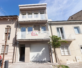 Foto Appartamento in Via pascoli 104, Cattolica di 70 m² con 3 locali