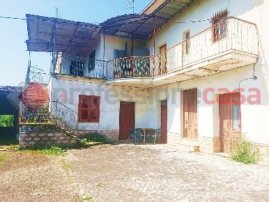 Foto Villa bifamiliare in Via INFRATTA 0, Piedimonte San Germano di 165 m²
