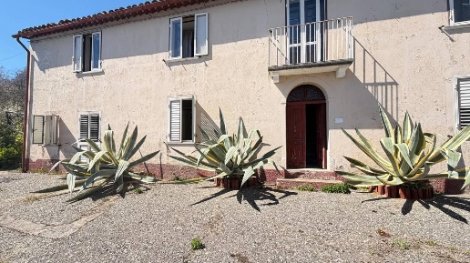 Foto Casa indipendente in viterale, Serrastretta di 265 m² con 8 locali