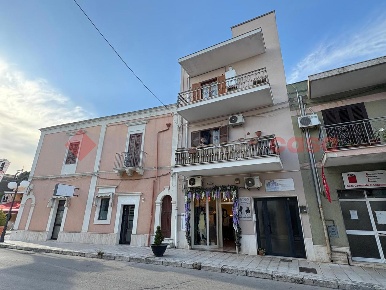 Foto Appartamento in Via TRIESTE 17, Leporano Centro di 85 m² con 3 locali