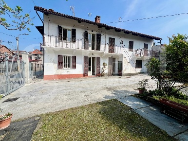 Foto Appartamento in San Michele, Genola di 92 m² con 4 locali in vendita