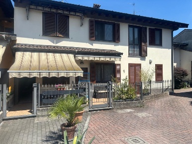 Foto Appartamento in VIA DEL MAGLIO, Truccazzano di 98 m² con 3 locali