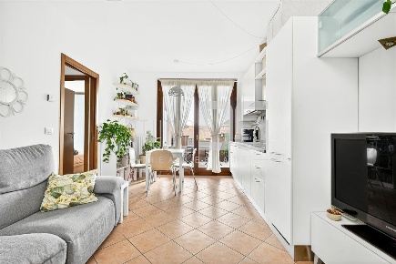 Foto Appartamento in Via Asiago, Limbiate Centro di 55 m² con 2 locali