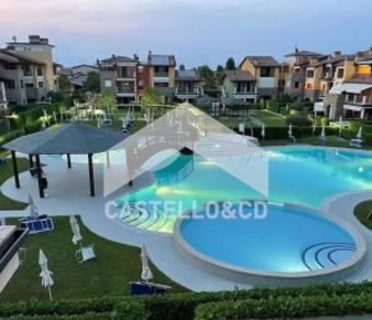 Foto Appartamento in Via San Giovanni Bosco, Sirmione Centro di 65 m²