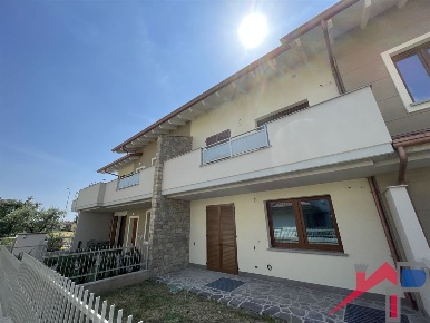 Foto Appartamento a Bonate Sopra Centro di 82 m² con 4 locali in vendita