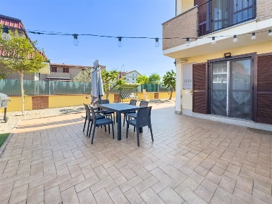 Foto Appartamento in Strada per Civesio, San Giuliano Milanese di 180 m²