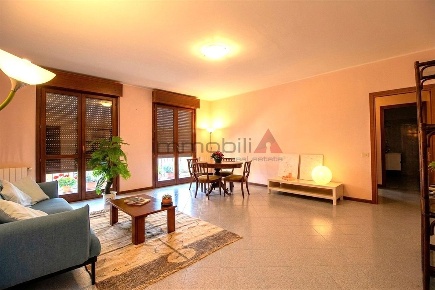 Foto Appartamento in via Monterosa, Carugate di 120 m² con 3 locali