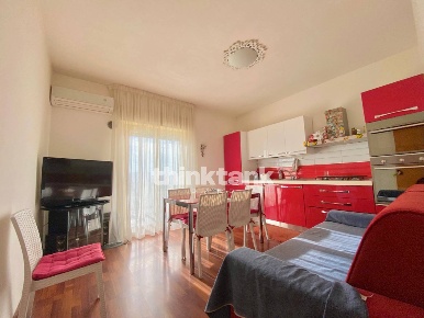 Foto Appartamento in Via Pietro Nenni, Paternò di 105 m² con 5 locali