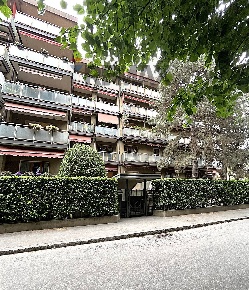 Foto Appartamento a Legnano Piscina, Parco Castello di 130 m² con 4 locali
