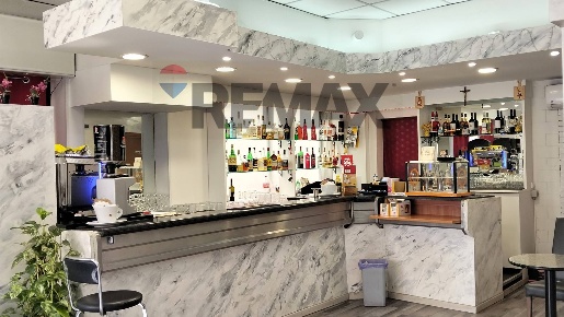 Foto Bar in VIA MONCENISIO 29, Cesano Maderno di 55 m² con 2 locali