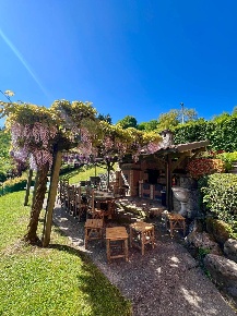 Foto Villa unifamiliare in Via Miravalle, Leffe di 330 m² con 5 locali