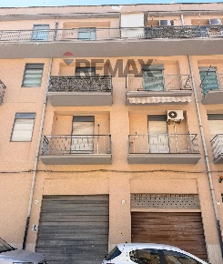 Foto Appartamento in via imera 115, Lentini di 75 m² con 3 locali