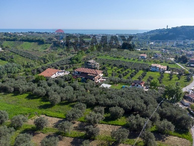 Foto Terreno residenziale in Via Napoli, Torrevecchia Teatina di 4500 m²