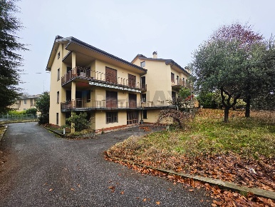 Foto Casa indipendente a Barzago Centro di 580 m² con 18 locali in vendita