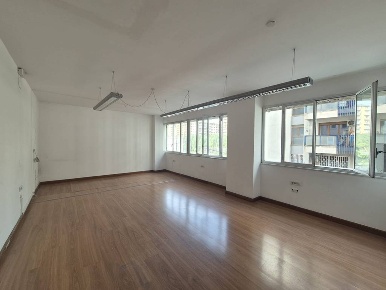 Foto Ufficio in Via Briuccia 52, Palermo Resuttana di 94 m² con 3 locali