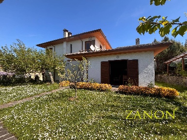 Foto Casa indipendente in Località Sovenza, San Floriano del Collio Centro