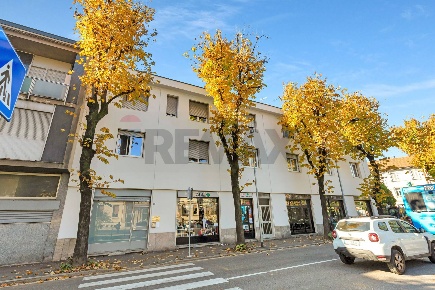 Foto Negozio in Via Vittorio Veneto 79, Brugherio Centro di 63 m²