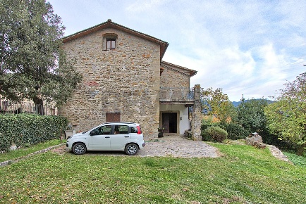 Foto Case semi ndipendenti in Loc. Casamona 16, Loro Ciuffenna di 190 m²