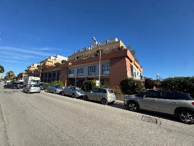 Foto Locale commerciale in Via Repubblica snc, Porto San Giorgio di 58 m²