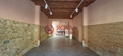 Foto Locale commerciale in VIA ROMA, Collesalvetti di 60 m² con 1 locali