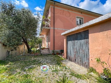 Foto Duplex in Via Livornese, Pisa La Vettola di 145 m² con 5 locali