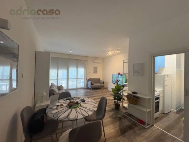 Foto Appartamento in Viale Dante Alighieri, Riccione Centro di 45 m²