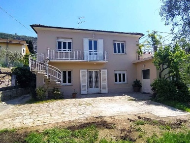 Foto Appartamento in Piazza Giusti, Monsummano Terme Centro di 120 m²