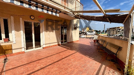 Foto Appartamento in Via Orsa Maggiore 106, Palermo Guadagna di 155 m²