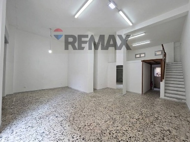Foto Locale commerciale in Via Tommaseo 47, Cagliari Genneruxi di 74 m²