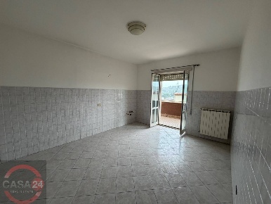 Foto Appartamento in Via Aldo Moro, Priverno Centro di 66 m² con 3 locali