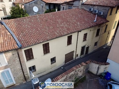 Foto Case semi ndipendenti a Rovato Centro di 200 m² con 6 locali