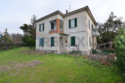 Foto Appartamento in Via Rubicone 1, Foligno Via Piave di 160 m² in vendita