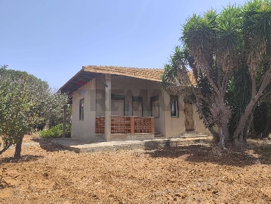 Foto Villa unifamiliare a Acate Centro di 140 m² con 7 locali in vendita