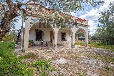 Foto Villa unifamiliare in sp34, Noto di 232 m² con 6 locali in vendita