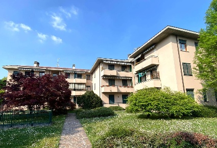 Foto Appartamento in Via Marina 10, Lesmo di 105 m² con 3 locali in vendita