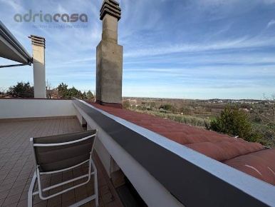 Foto Case semi ndipendenti in Via Marano, Coriano Marano di 250 m²